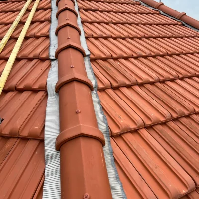 pose nouveau faîtage toiture bnp 93